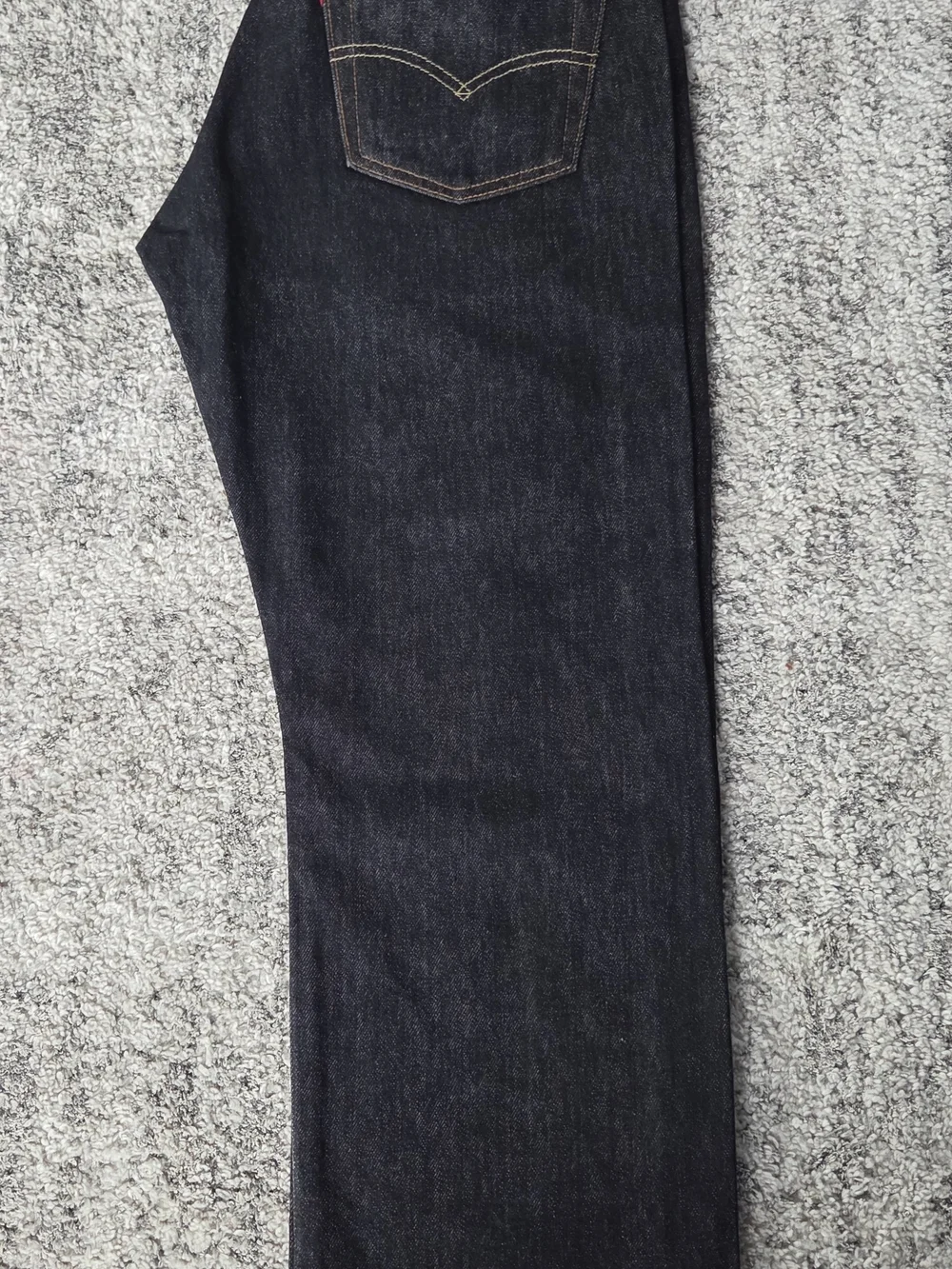 Levi's Men's Straight Dark Indigo Jeans with Contrast Stitching